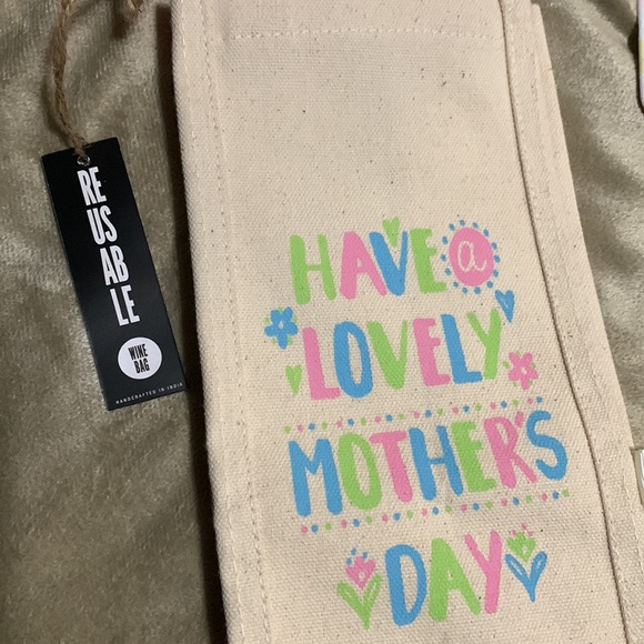 MOTHER’S DAY BUNDLE 🩷🍷🎉- 4 Great Items for that Special Mom in your life! - Picture 4 of 9